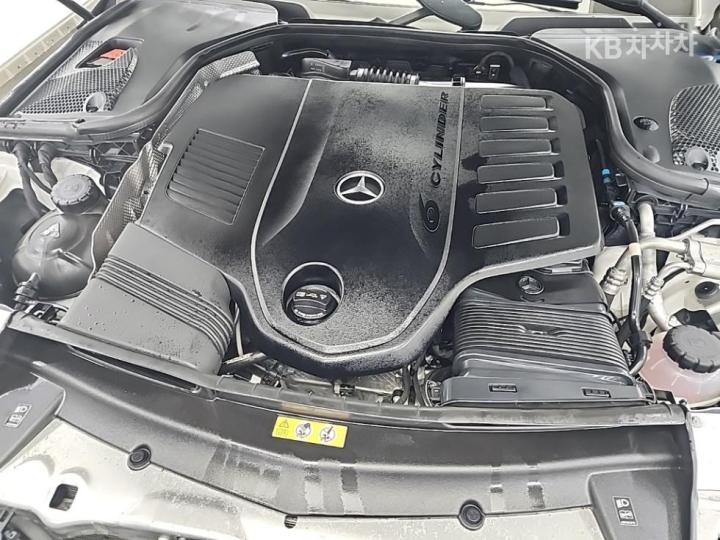 Mercedes-Benz E-Class W213 E450 4MATIC Carbriolet Base Type 6