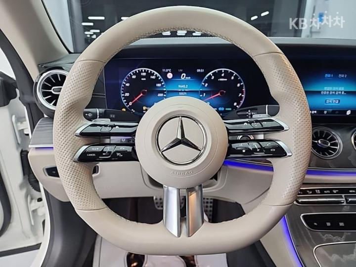 Mercedes-Benz E-Class W213 E450 4MATIC Carbriolet Base Type 10