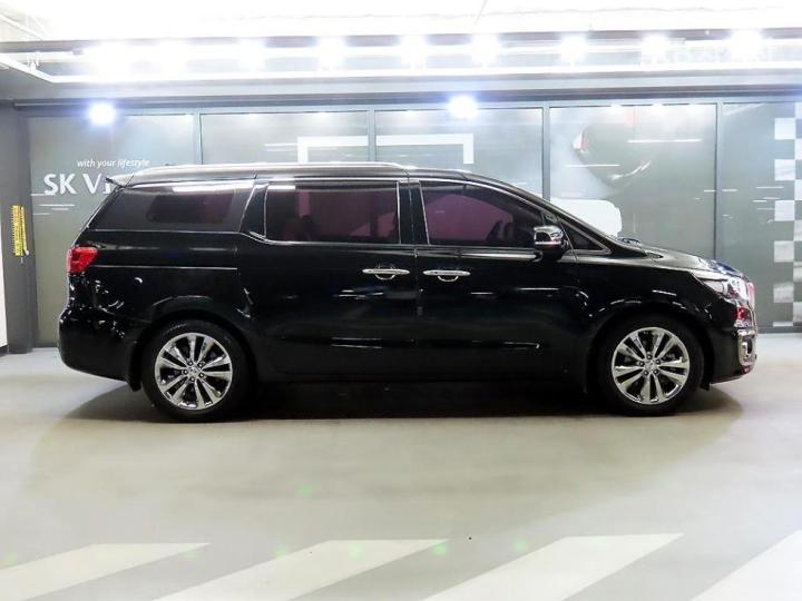 Kia Carnival 2.2 Diesel Noblesse 4