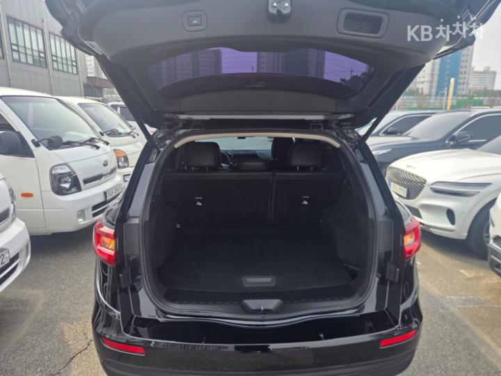 Renault QM6 Gasoline 2.0 2WD LE Base Type 7