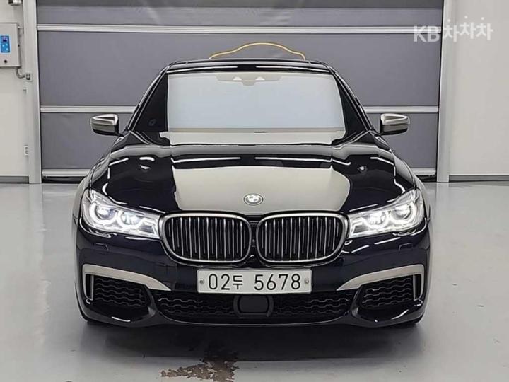 BMW 7 Series G11 M760Li xDrive Base Type 3