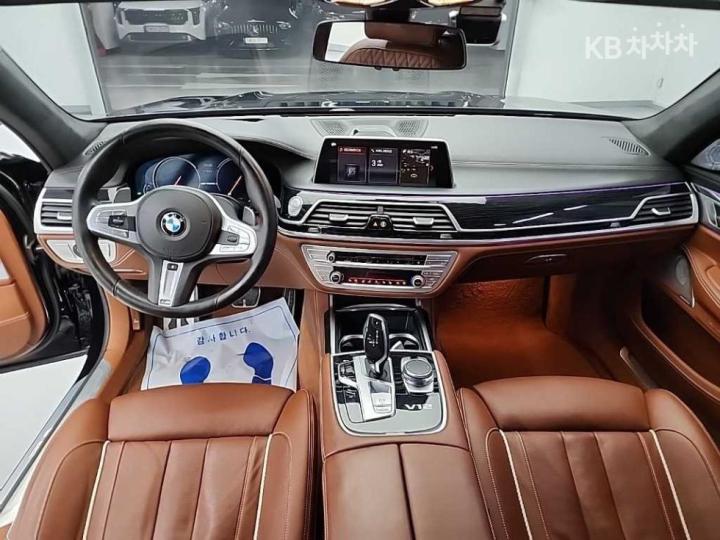 BMW 7 Series G11 M760Li xDrive Base Type 8