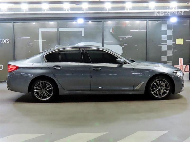 BMW 5 Series G30 530i M Sport Plus 4