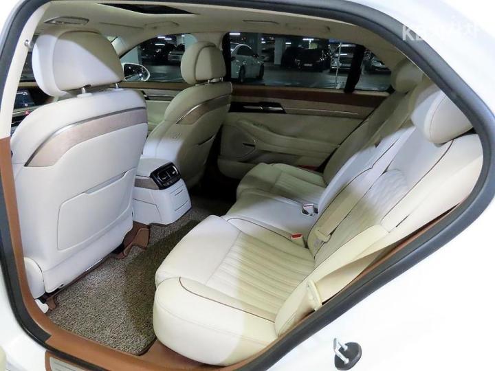 Genesis G90 3.8 GDi Luxury 8