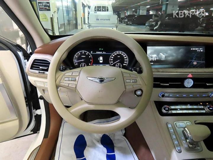 Genesis G90 3.8 GDi Luxury 9