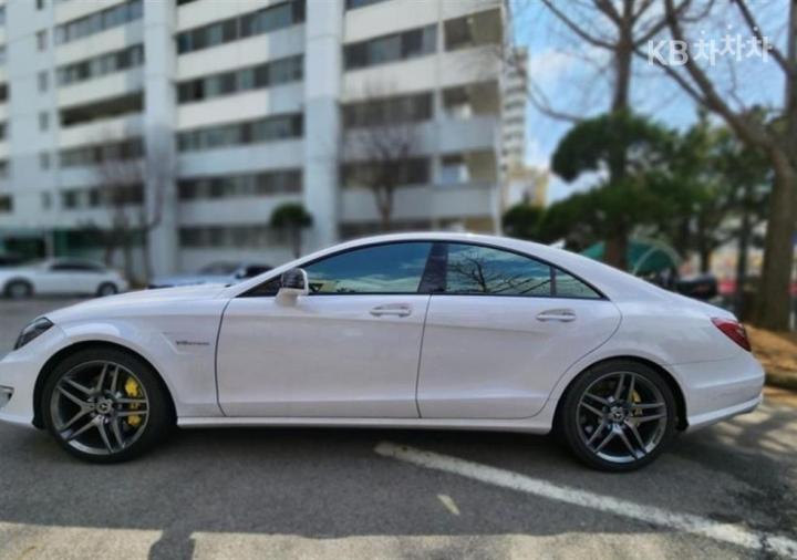 Mercedes-Benz CLS-Class W218 CLS63 AMG W218 4