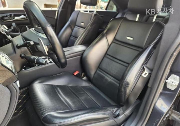 Mercedes-Benz CLS-Class W218 CLS63 AMG W218 7