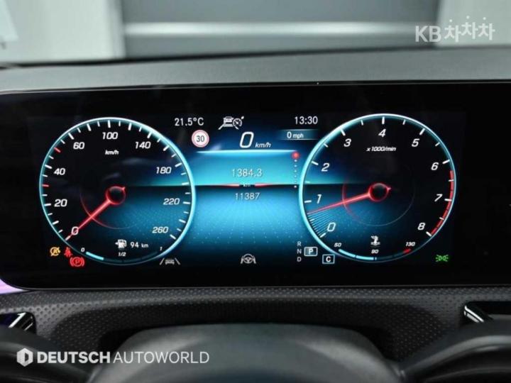 Mercedes-Benz CLA-Class C118 CLA250 4MATIC 9