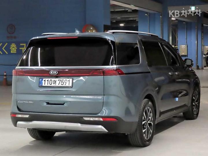 Kia Carnival D2.2 Signature 5