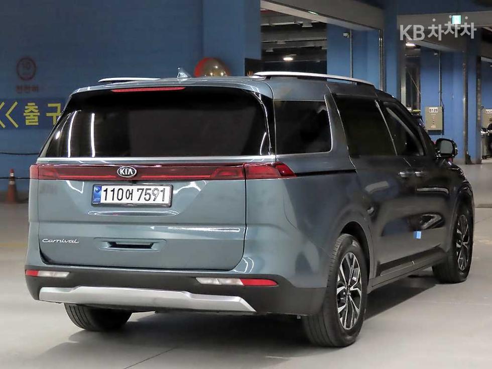 2021 - kia carnival