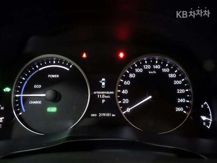 Lexus ES New 300h Supreme 10