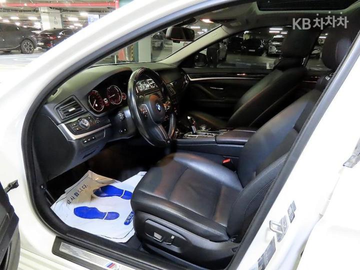 BMW 5 Series New 520d Pro Edition F10 7
