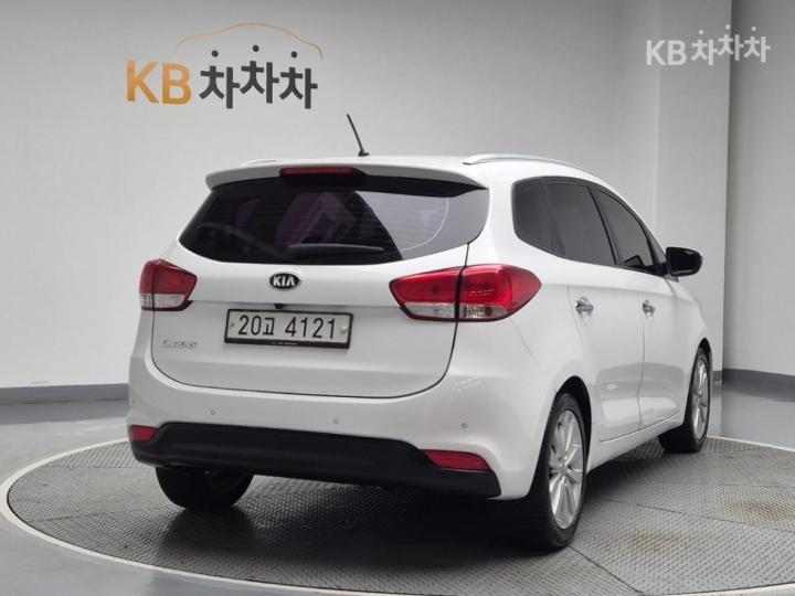 Kia Carens 2.0 LPi Prestige 4