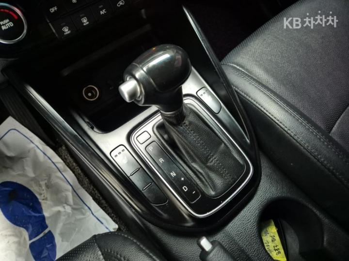 Kia Carens 2.0 LPi Prestige 9