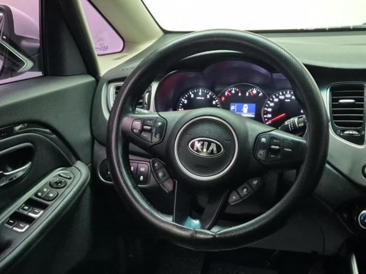 Kia Carens 2.0 LPi Prestige 10