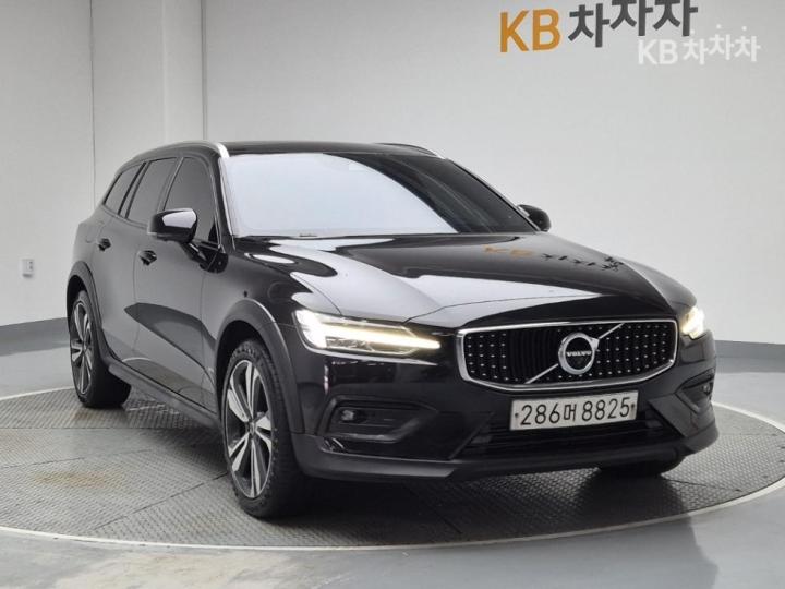 Volvo V60 CC T5 AWD Pro 5