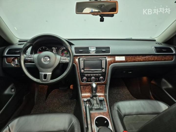 Volkswagen Passat 2.0 TDI B7 11 year ~ 8