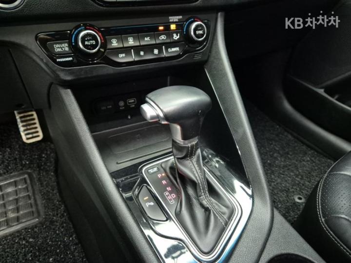 Kia Niro 1.6 Noblesse 9