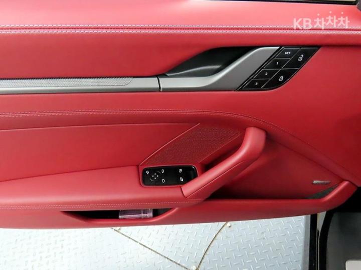 Porsche Targa 911 992 4S 9