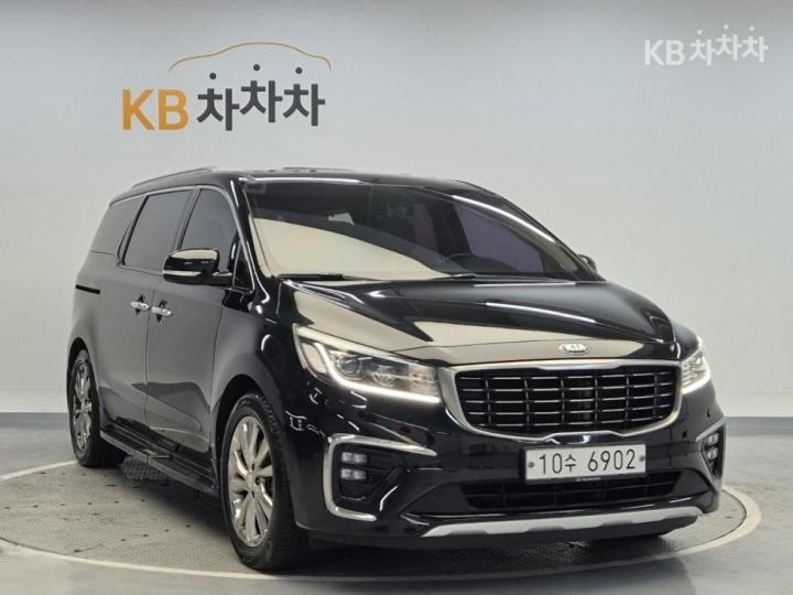 Kia Carnival 2.2 Diesel Limousine VIP 5