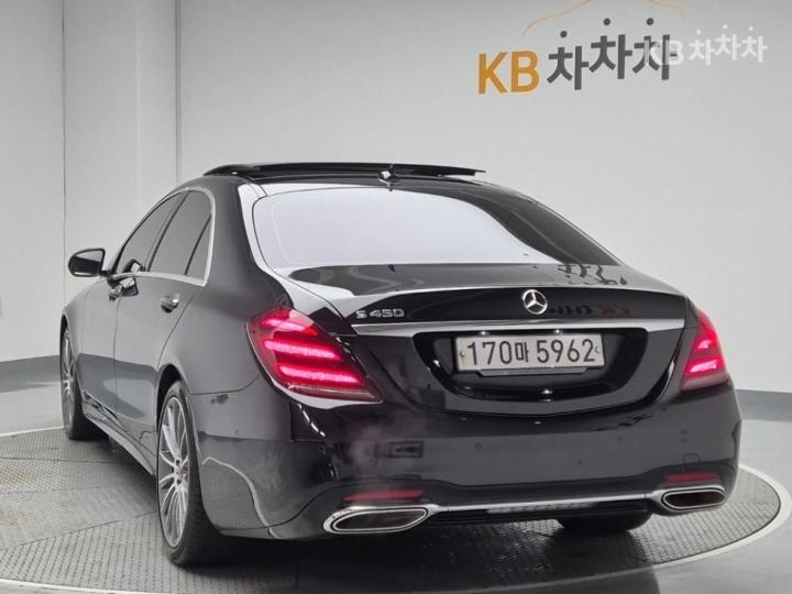 Mercedes-Benz S-Class New S450L 3