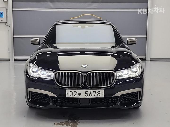 BMW 7 Series G11 M760Li xDrive Base Type 3