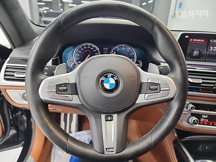 BMW 7 Series G11 M760Li xDrive Base Type 10