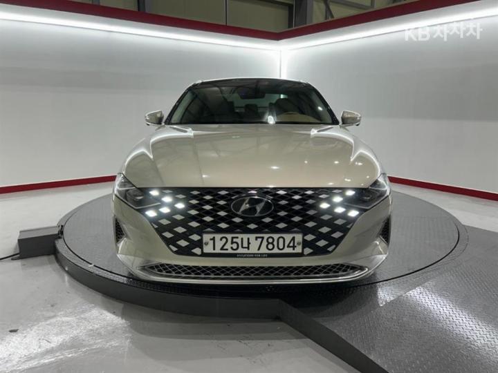 Hyundai Grandeur 2.5 Calligraphy 3