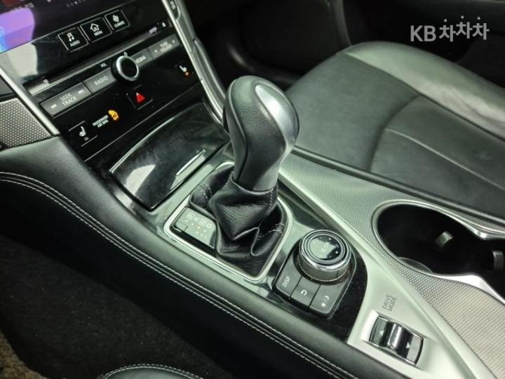 Infiniti Q50 2.2d Premium 9