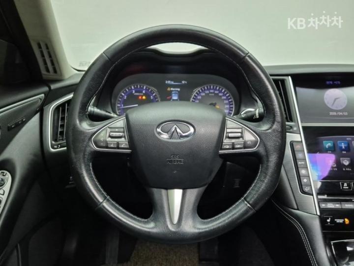 Infiniti Q50 2.2d Premium 10
