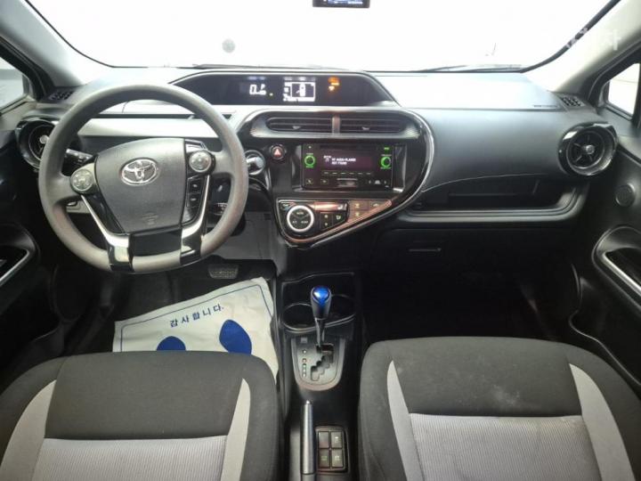 Toyota Prius C 1.5 Hybrid 8