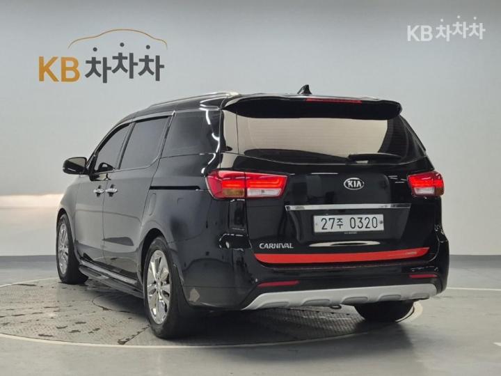 Kia Carnival 2.2 Diesel Noblesse 3
