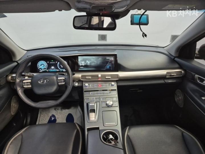 Hyundai Nexo Premium 8
