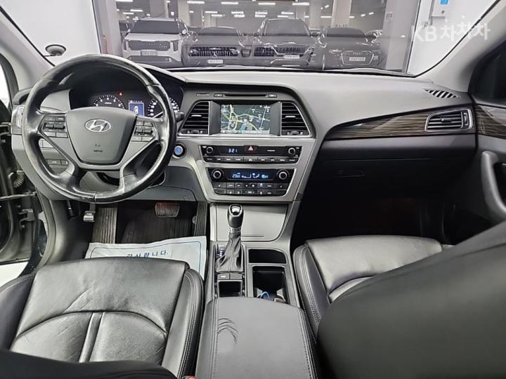 Hyundai Sonata LF 2.0 Smart Base Type 8