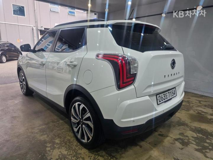 KG Mobility (Ssangyong) Tivoli Gasoline V5 2WD Base Type 7