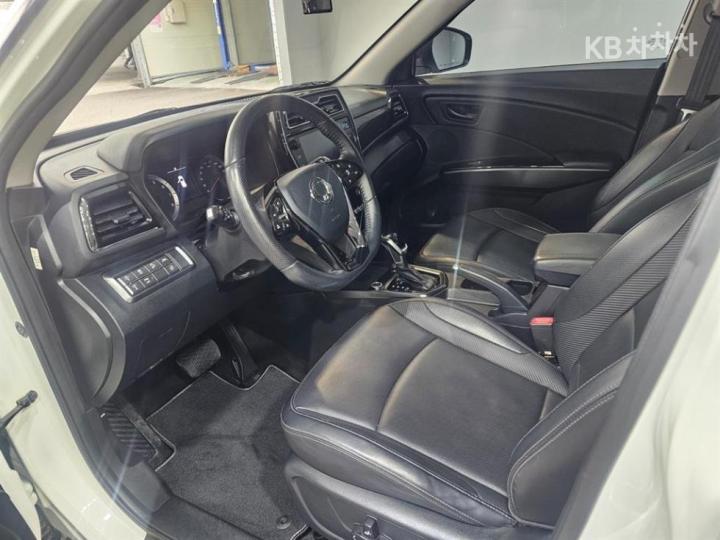 KG Mobility (Ssangyong) Tivoli Gasoline V5 2WD Base Type 8