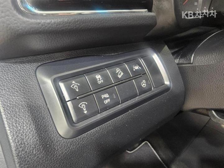 KG Mobility (Ssangyong) Tivoli Gasoline V5 2WD Base Type 10