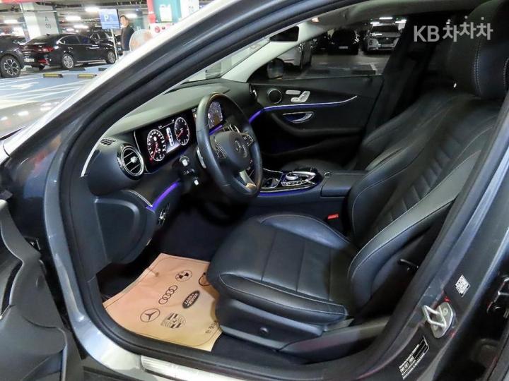 Mercedes-Benz E-Class W213 E300 Avantgarde 7