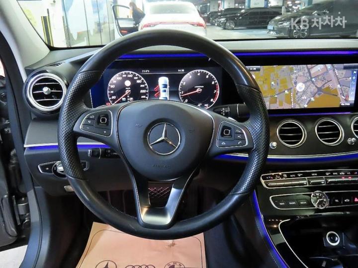 Mercedes-Benz E-Class W213 E300 Avantgarde 9