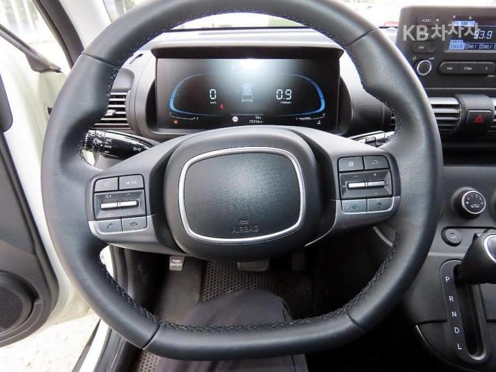 Hyundai Casper 1.0 Turbo Gasoline The Essential The Essential Light 9