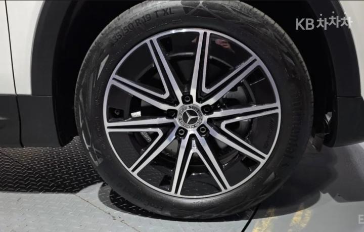 Mercedes-Benz EQB-Class X243 EQB300 4Matic AMG Line 6