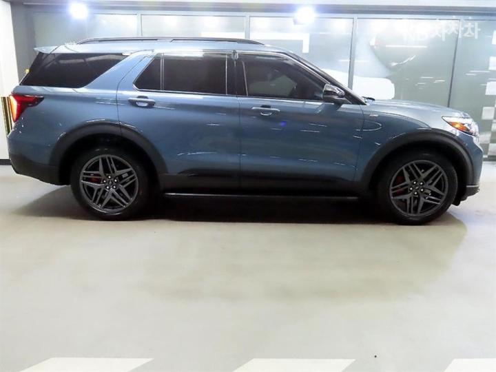 Ford Explorer Gasoline Turbo 2.3 AWD ST-Line 4