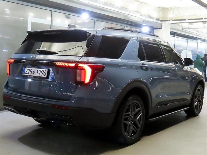 Ford Explorer Gasoline Turbo 2.3 AWD ST-Line 5