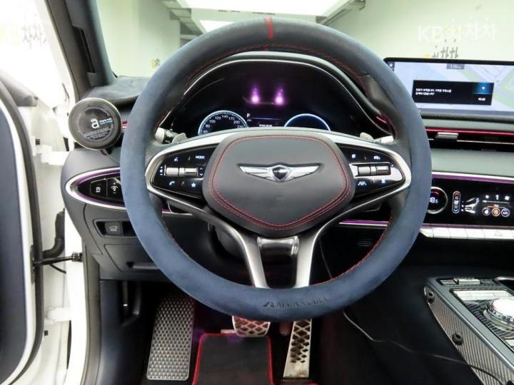 Genesis GV70 Gasoline 2.5T AWD 9