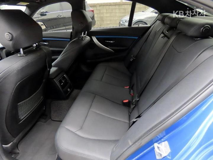 BMW 3 Series New 320i Sedan M Sport F30 7