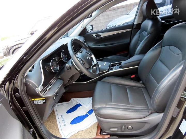 Hyundai Grandeur 2.5 Premium 6