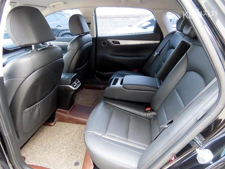 Hyundai Grandeur 2.5 Premium 7