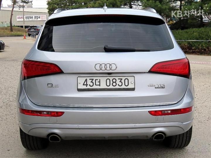 Audi Q5 45 TDI Quattro 8R 5