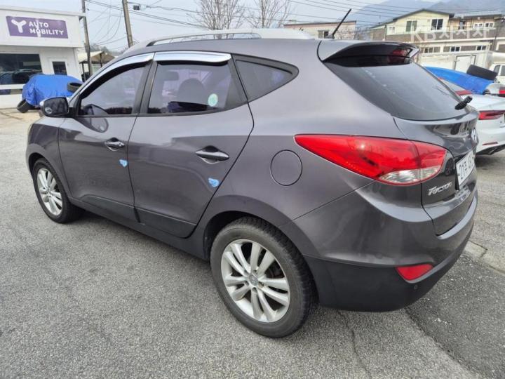 Hyundai Tucson ix Diesel 2WD LX20 Luxury 4
