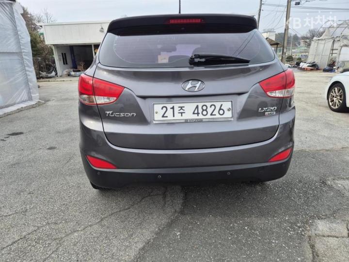 Hyundai Tucson ix Diesel 2WD LX20 Luxury 5